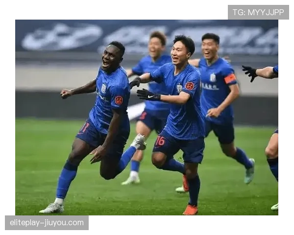 上海申花近期比赛阵容调整频现，力求提升赛季后半段竞争表现